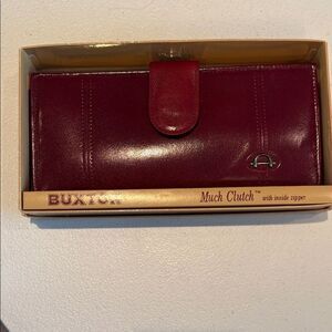 Buxton Burgundy Leather Much Clutch